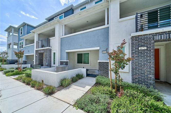 1672 Cayton Loop