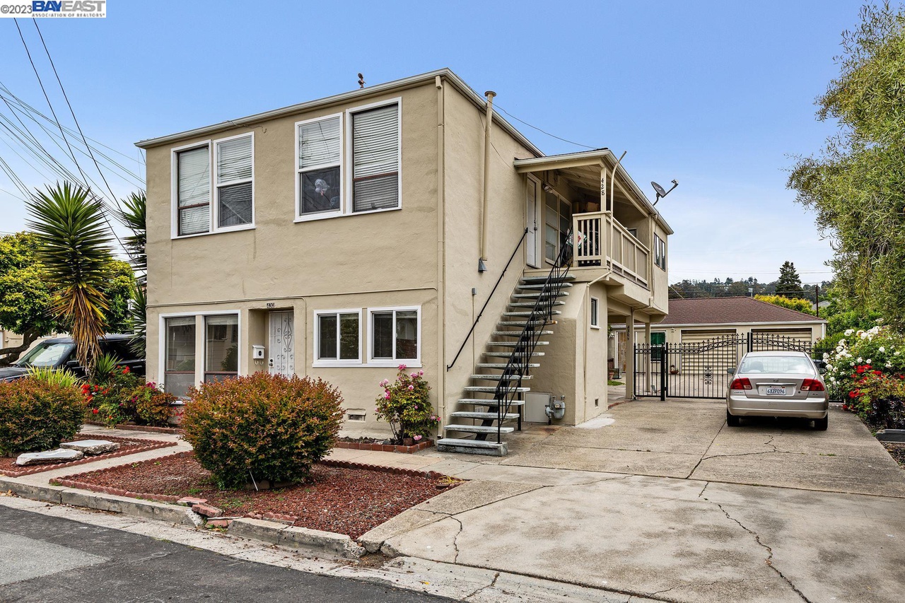 428 Everett St