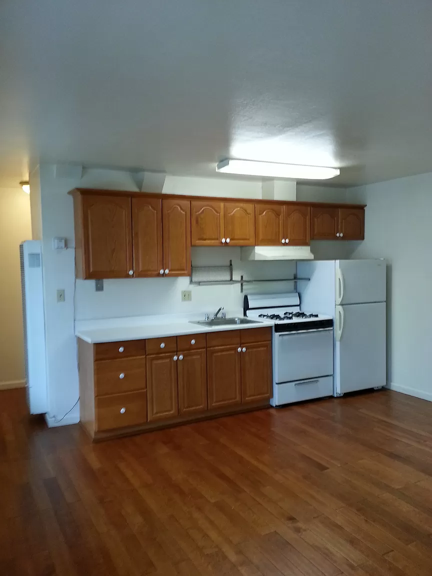 830 E 28th St — view 10