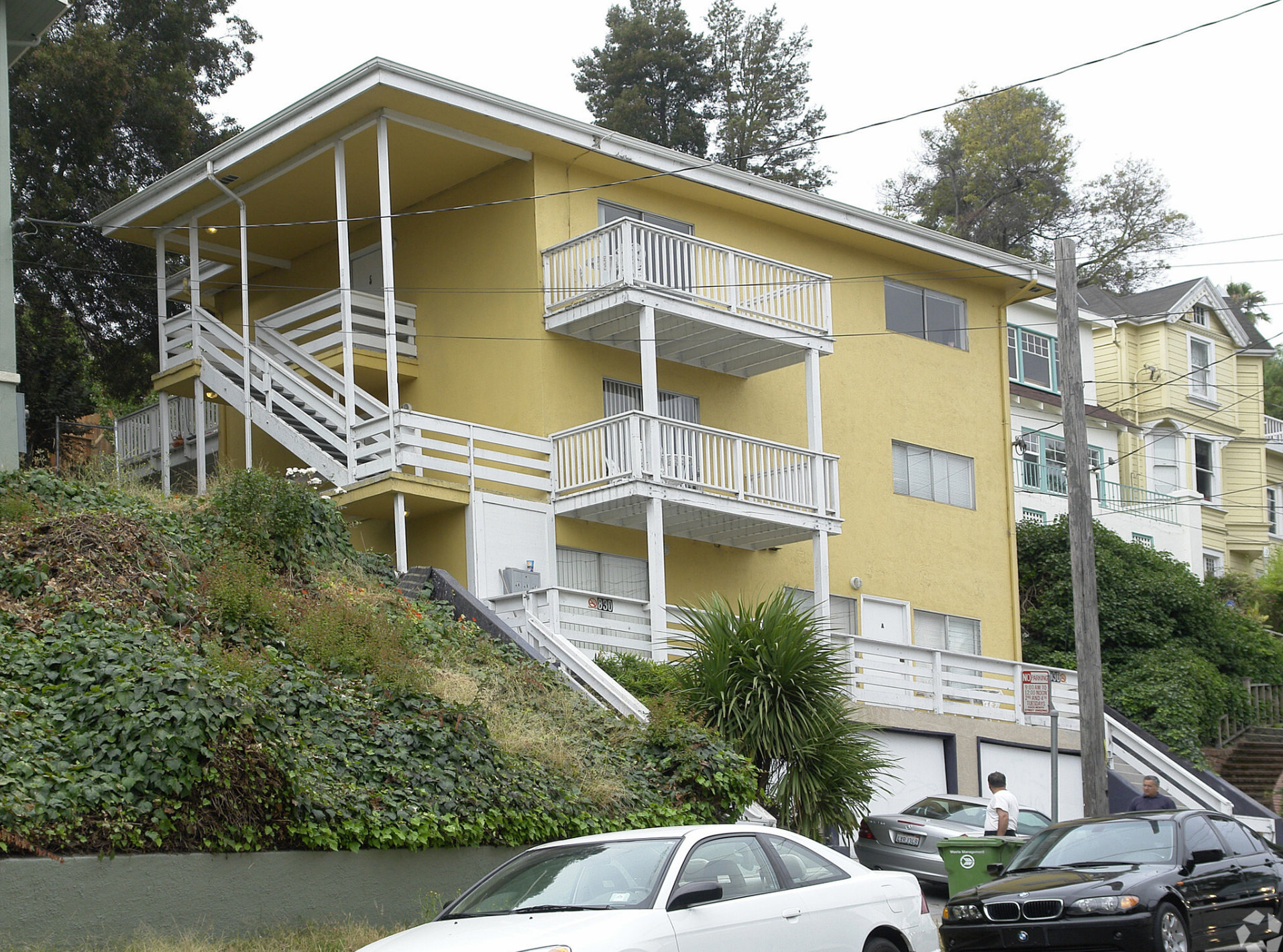 830 E 28th St — view 12