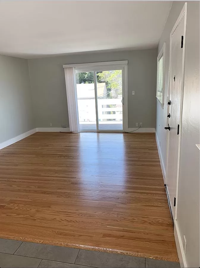 830 E 28th St — view 3