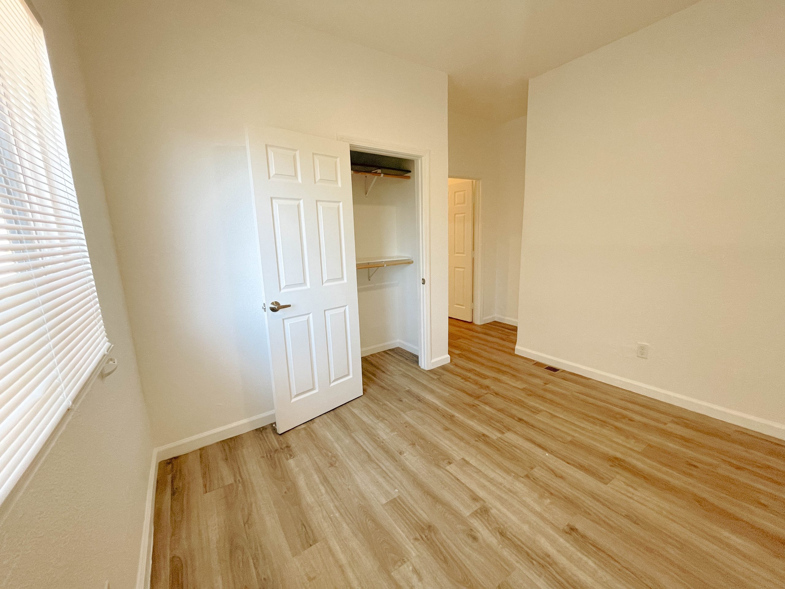 831 35th St — view 10