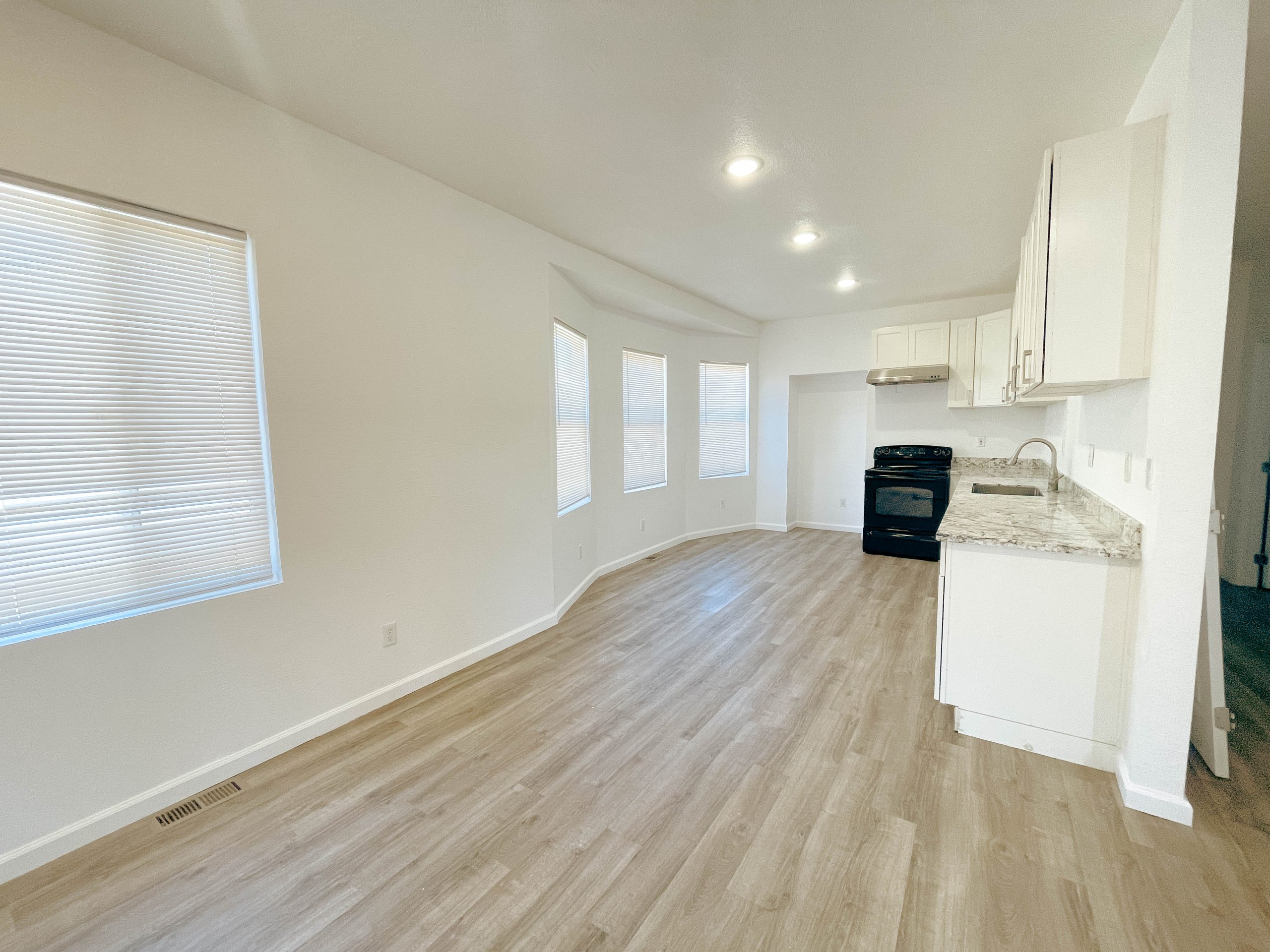 831 35th St — view 4